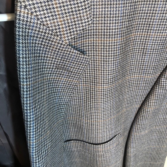 Blazer - Picture 4 of 4